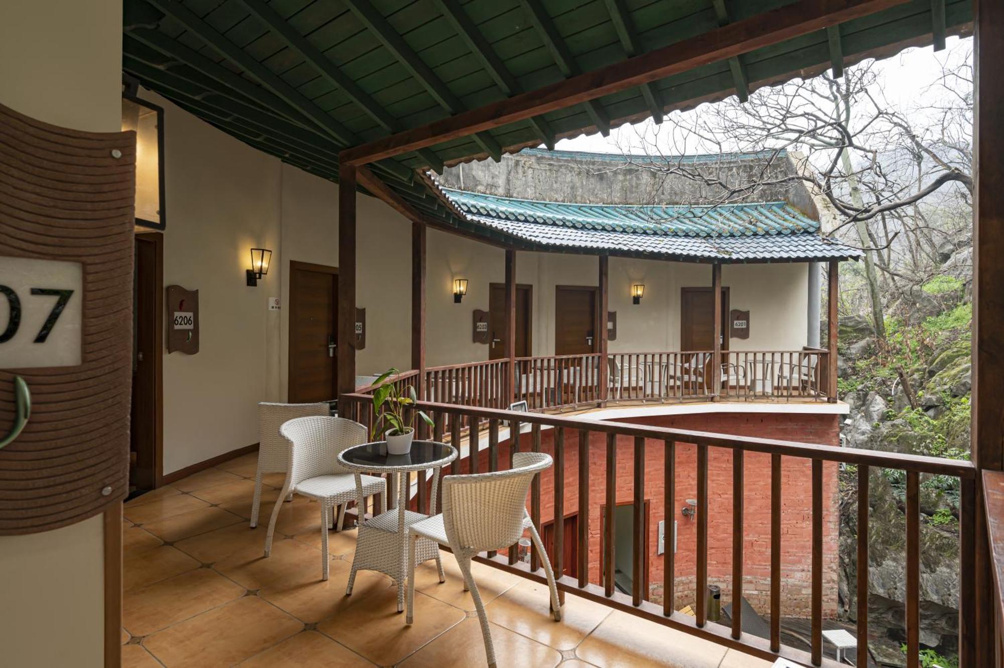Guilin Crystal Crescent Moon Hotel Екстер'єр фото
